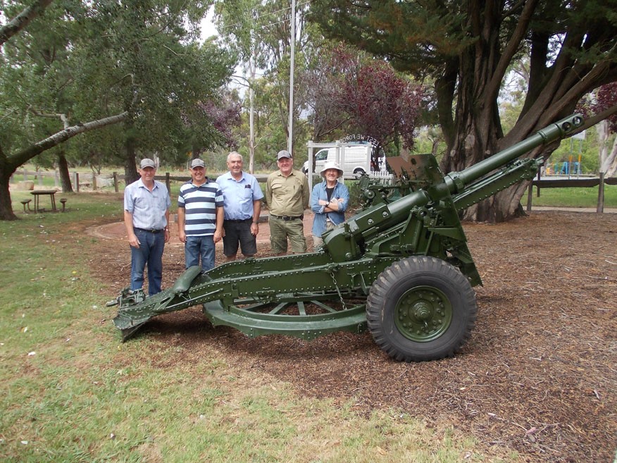 Loan of 25 Pounder to Hall Village, ACT